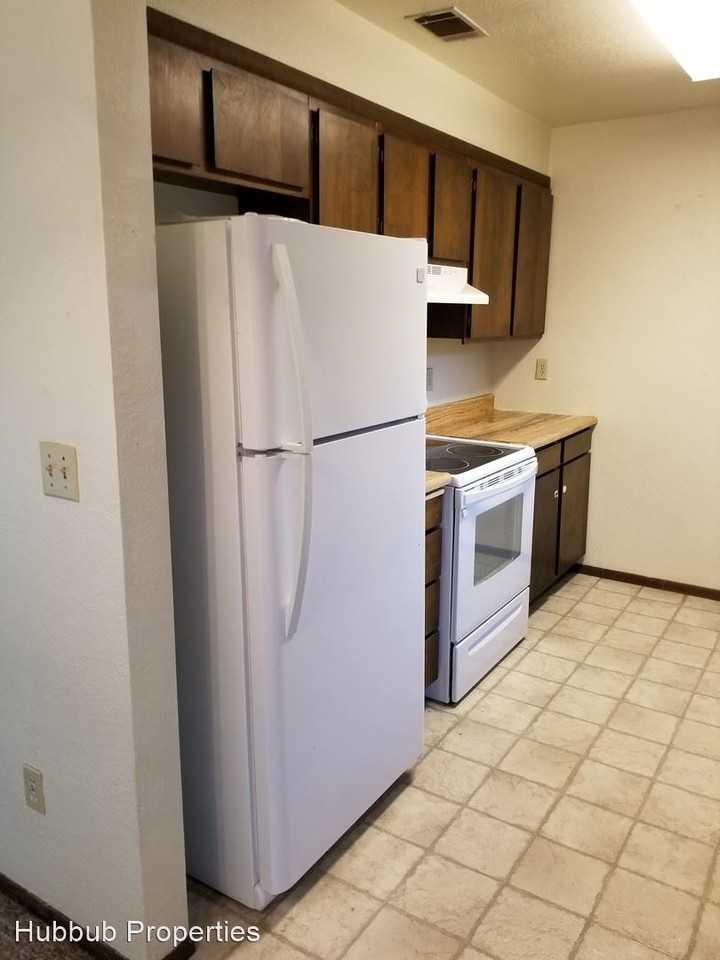 14937 Shoreline Dr. - Photo 3 of 8