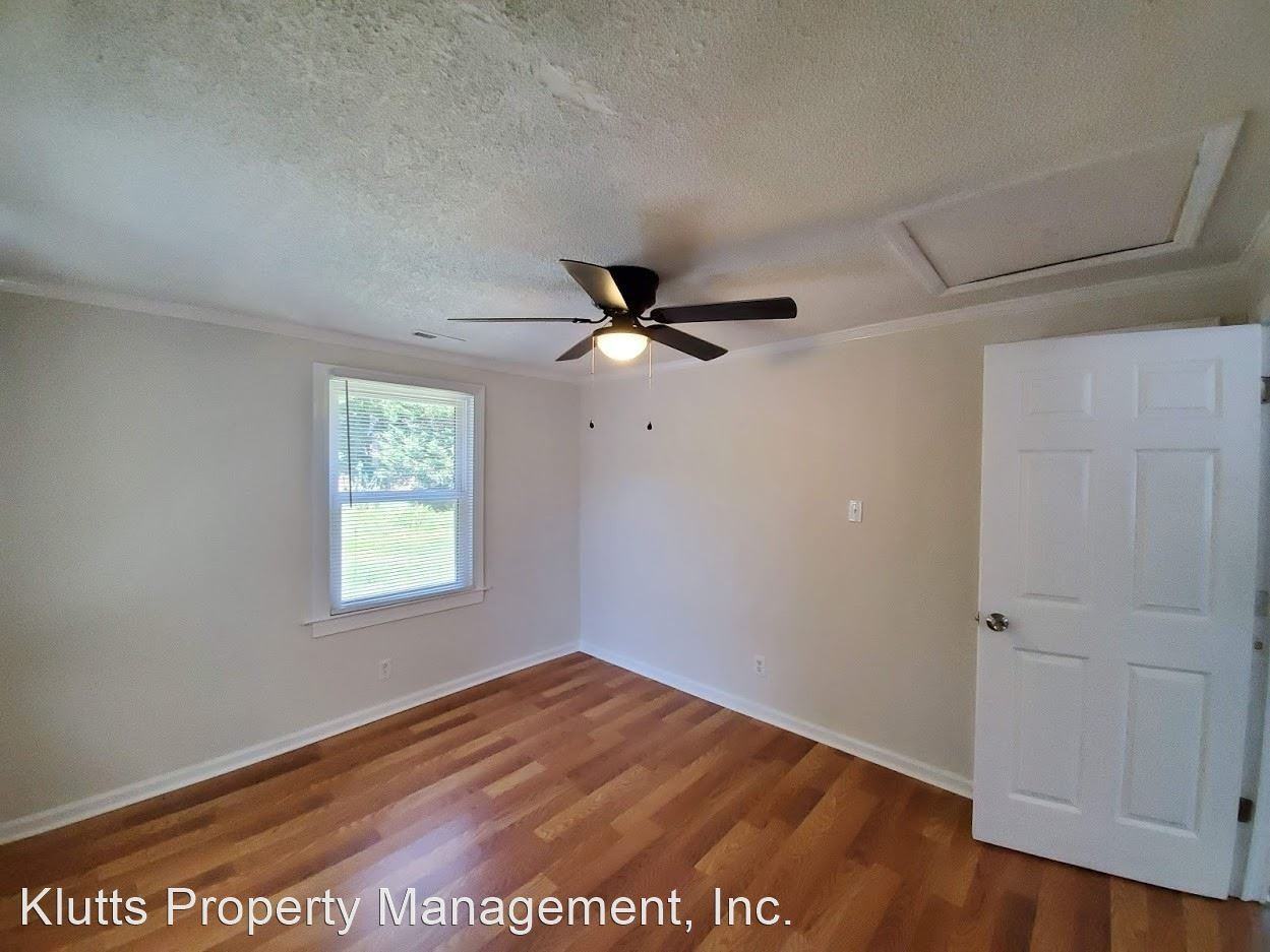 214 W Church St - Photo 3 of 7