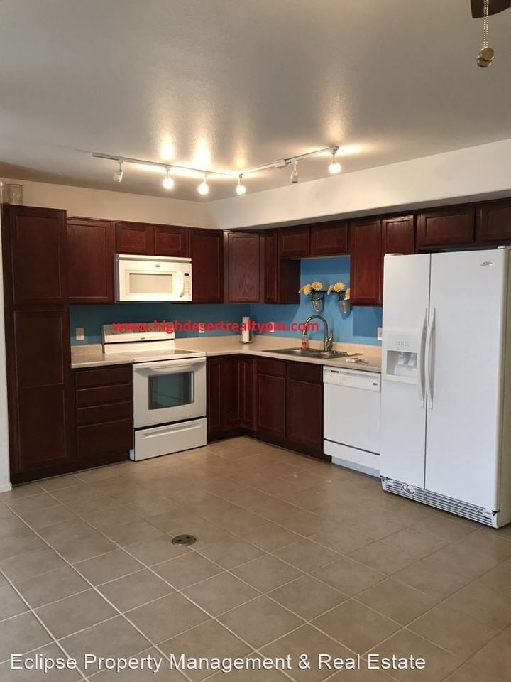 2463 1/2 Theresea Ln - Photo 2 of 13