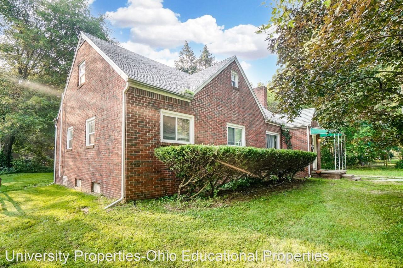 822 Searles - Photo 2 of 50