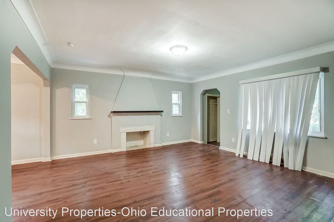 822 Searles - Photo 3 of 50