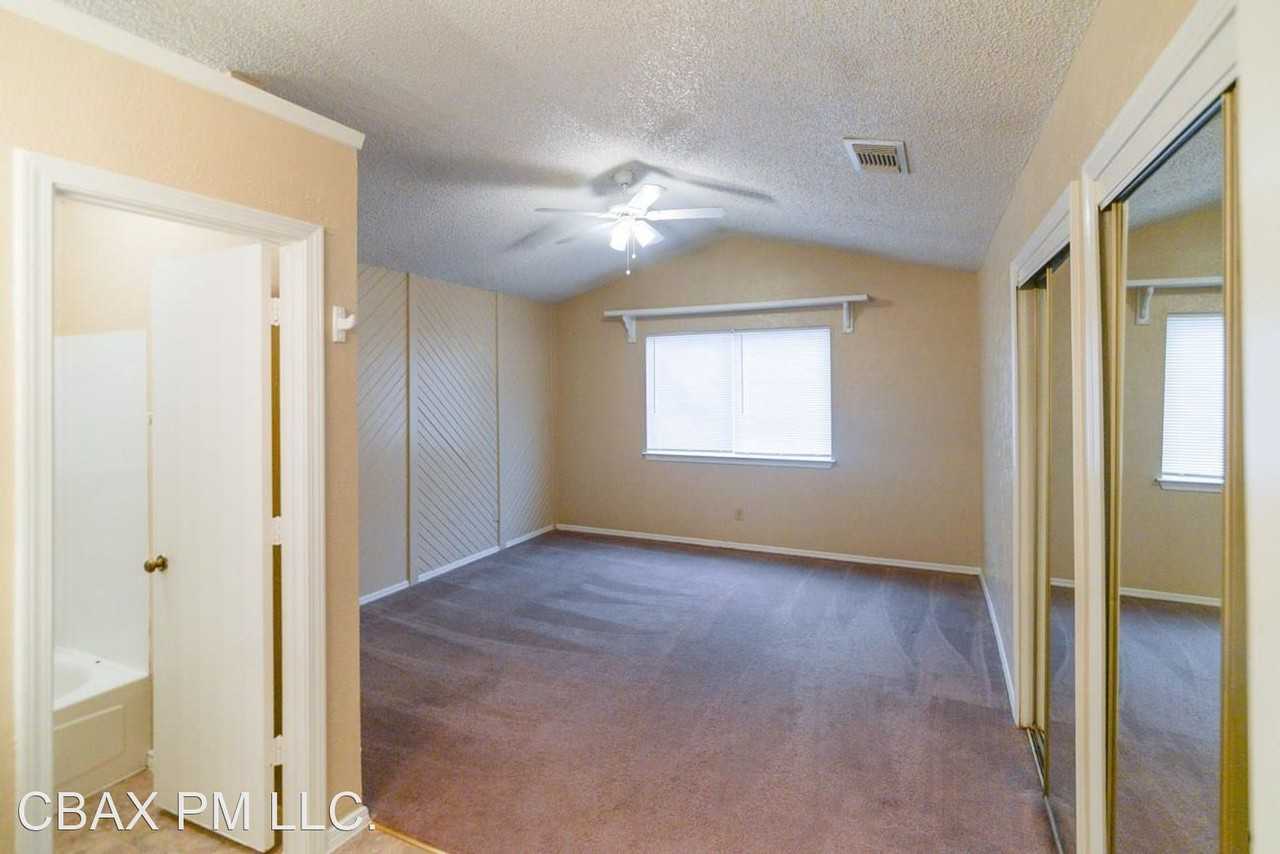 3605 Smartt St - Photo 2 of 16
