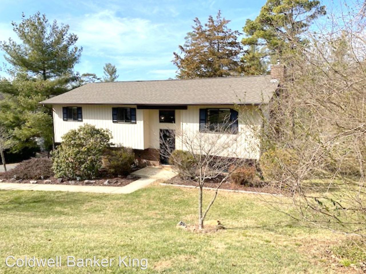 19 Village Ct, Weaverville, NC 28787 3 Bedroom Apartment for Rent