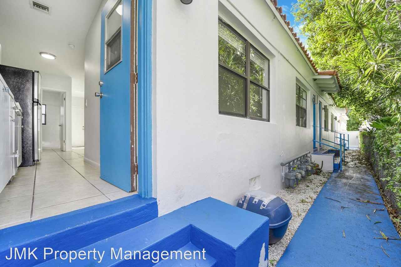 7717-7725 Byron Avenue - Photo 3 of 12