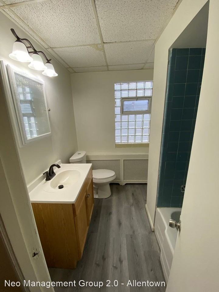 915 W. Allen Street - Photo 3 of 7