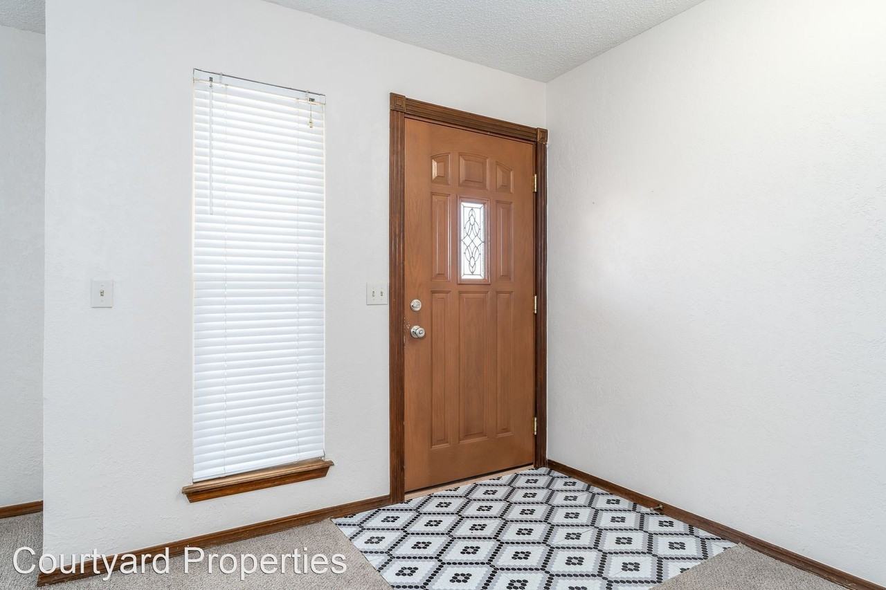 605 Palo Verde Ct - Photo 3 of 50