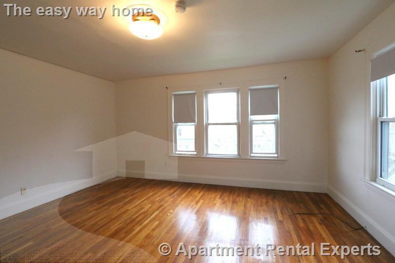 44 Central St #3 - Photo 5 of 13