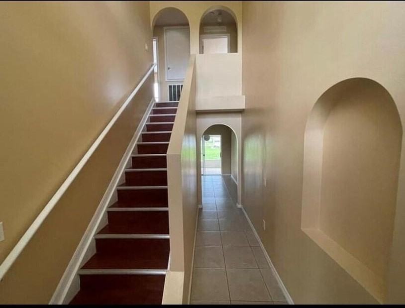 4485 Sw Gainsboro St - Photo 3 of 11