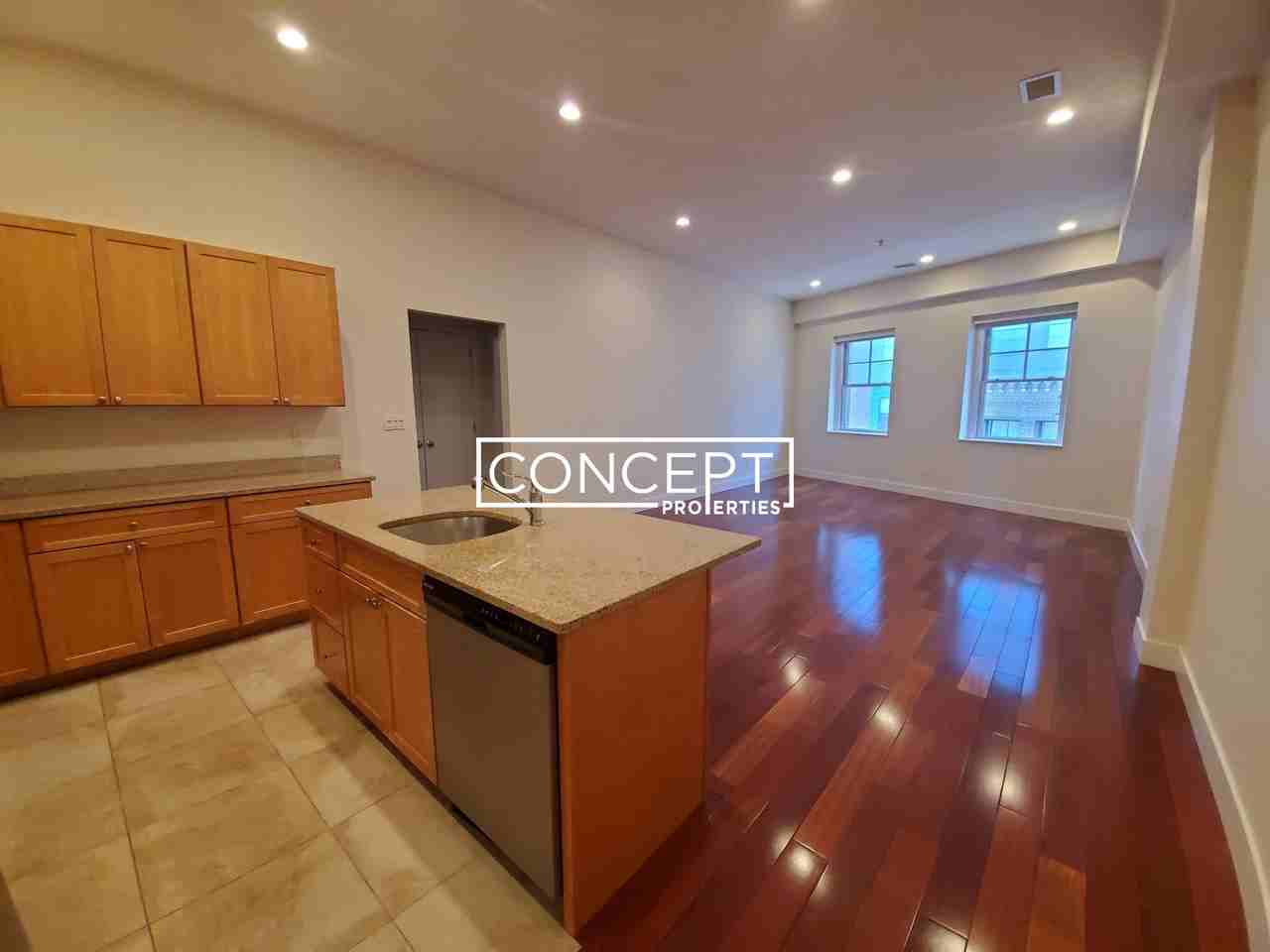 520 Harrison Ave #401CP