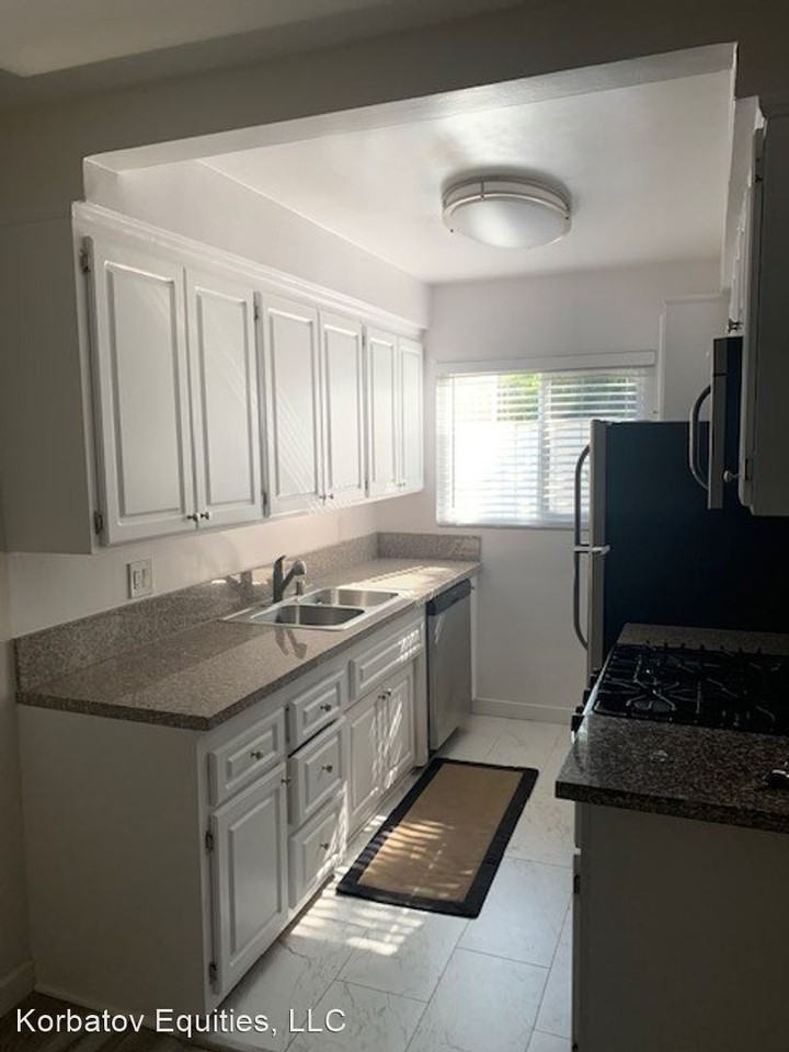 813 Westmount Drive - Photo 2 of 11