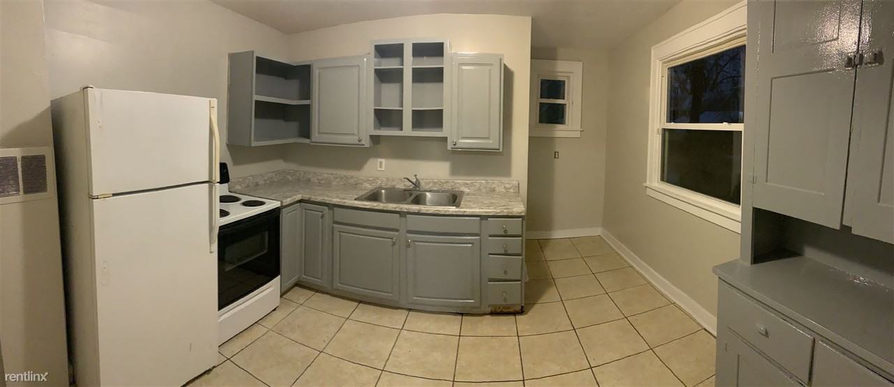 1263 College Ave NE - Photo 2 of 8