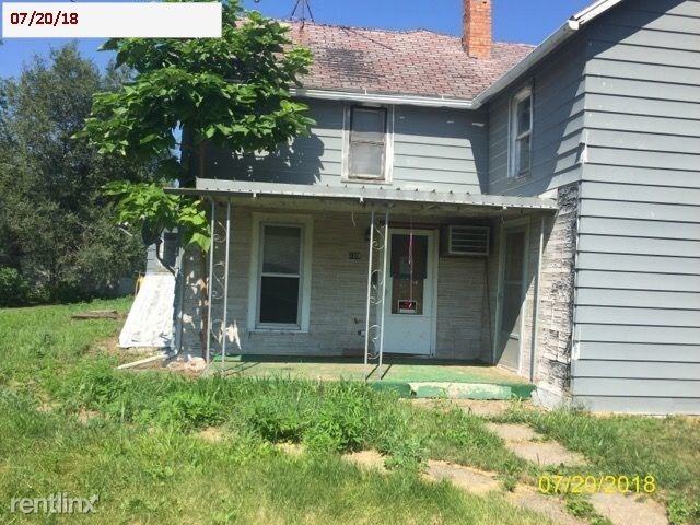 109 N Roads St - Photo 2 of 4