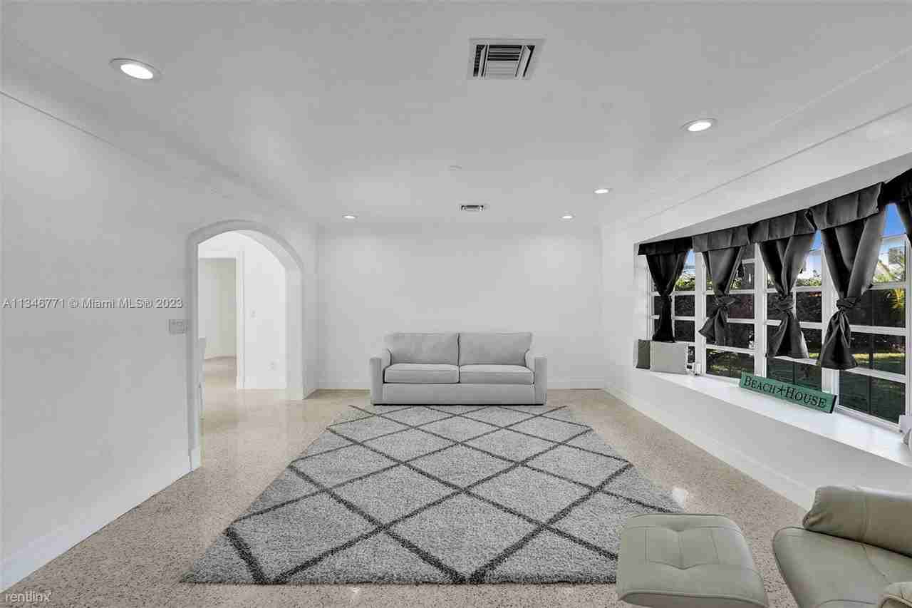 280 Ne Spanish Ct - Photo 3 of 29