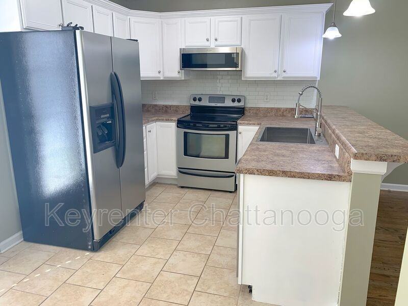 1686 Short Leaf Ln - Photo 3 of 15