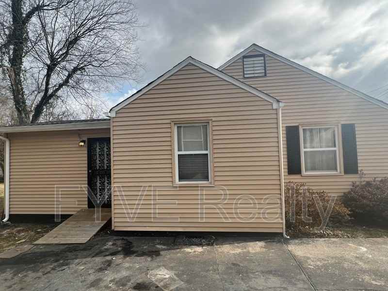 2025 Seminole Ave - Photo 2 of 14