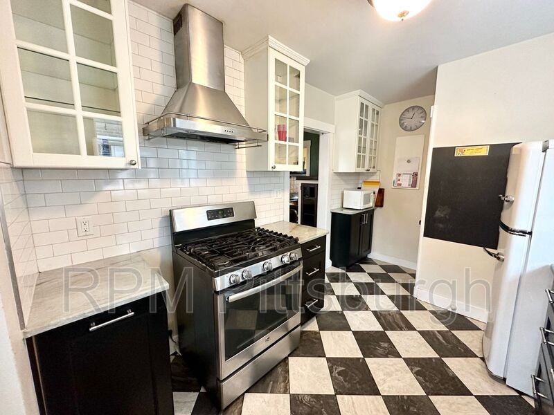 356 W Penn Pl - Photo 2 of 15
