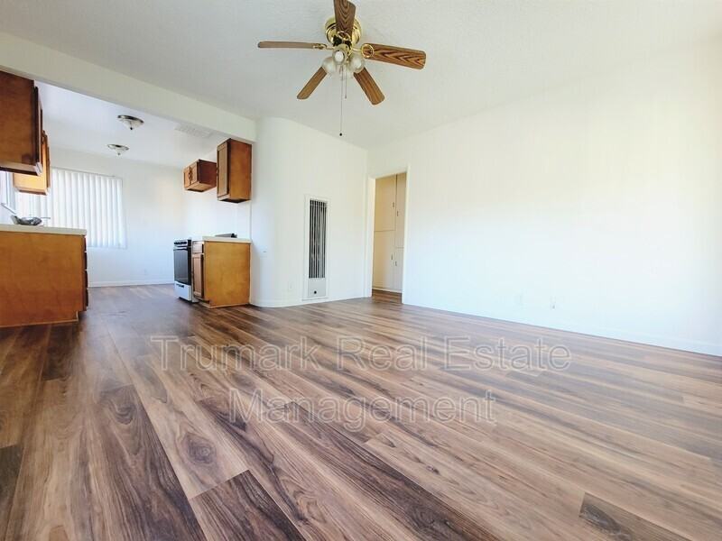 512 Irving Ave #D - Photo 2 of 12