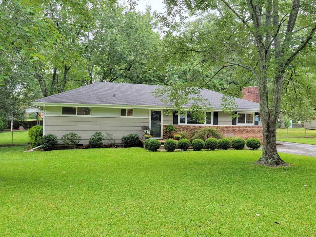 709 James Ave - Photo 2 of 32