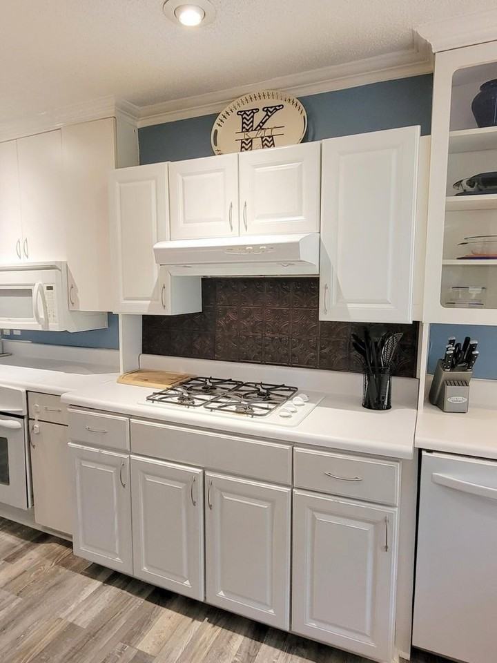 709 James Ave - Photo 5 of 32