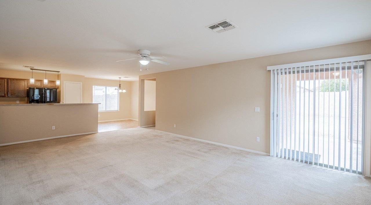 23730 W Bowker St - Photo 2 of 12