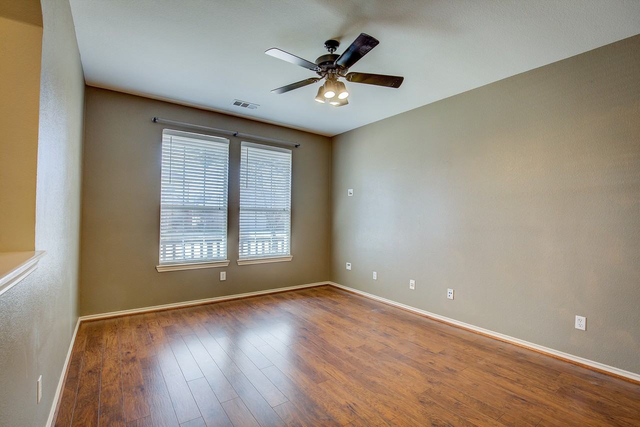 4537 Chris Dr - Photo 6 of 50