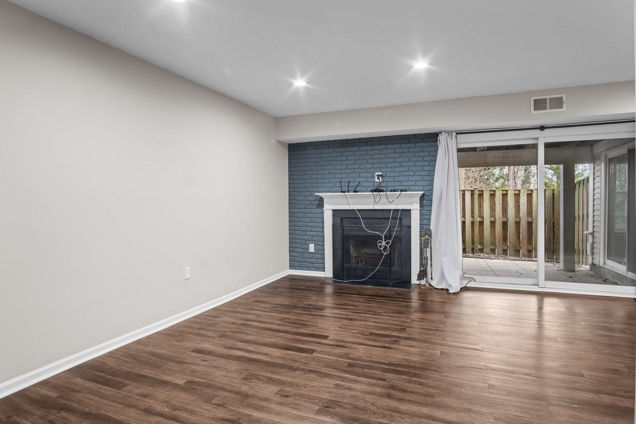 3391 Lakeside View Dr #20-5 - Photo 3 of 22