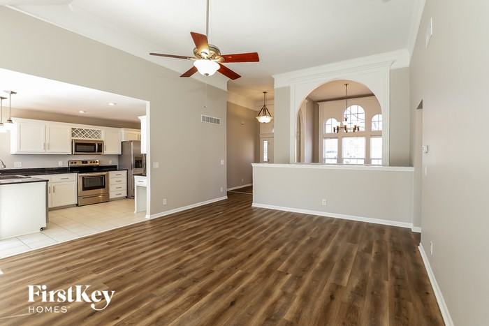 13395 Sycamore Dr - Photo 3 of 15