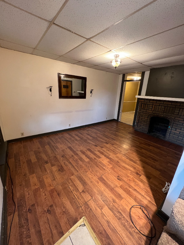 709 10th St - Photo 2 of 6