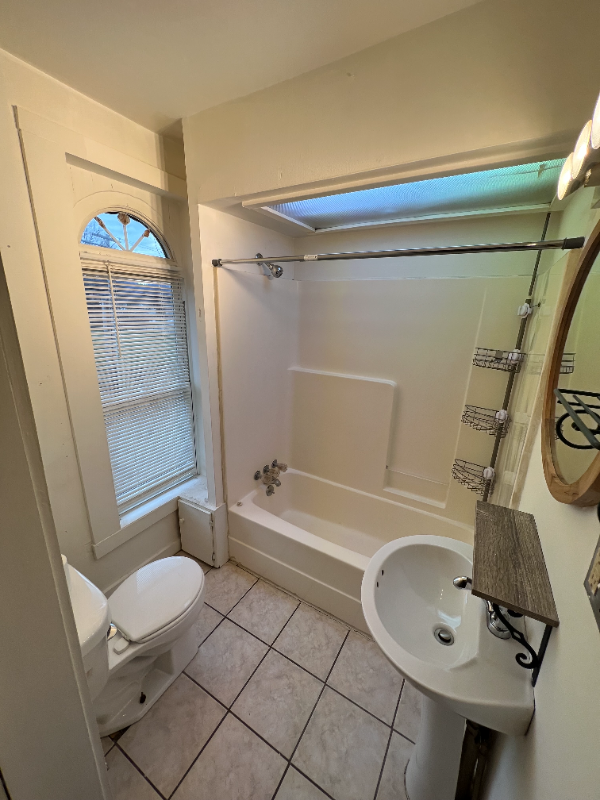 709 10th St - Photo 3 of 6