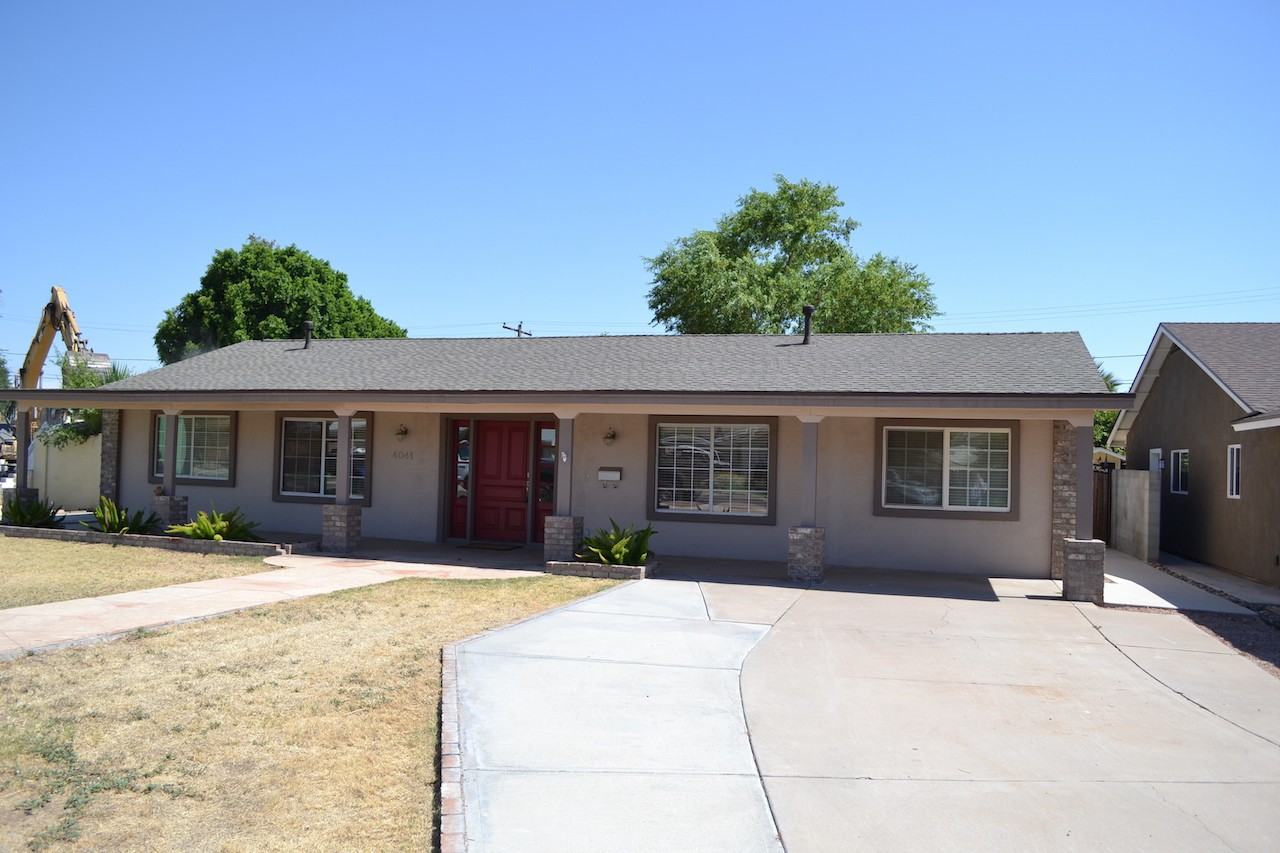 4041 E Minnezona Ave - Photo 2 of 27