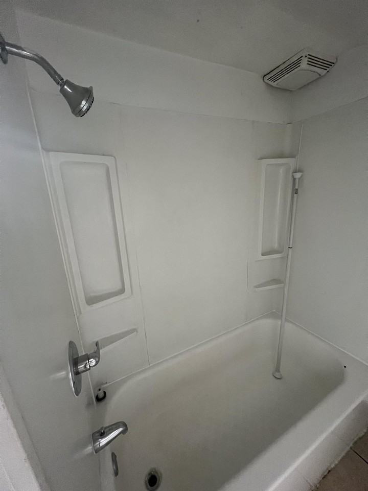 1421 Merrill St #3 - Photo 5 of 14