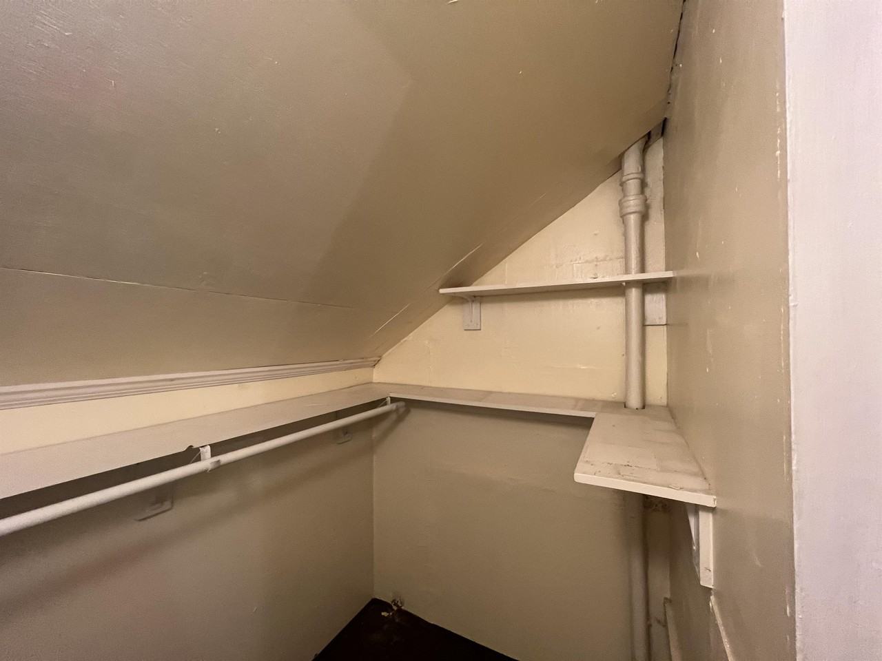 1421 Merrill St #3 - Photo 7 of 14