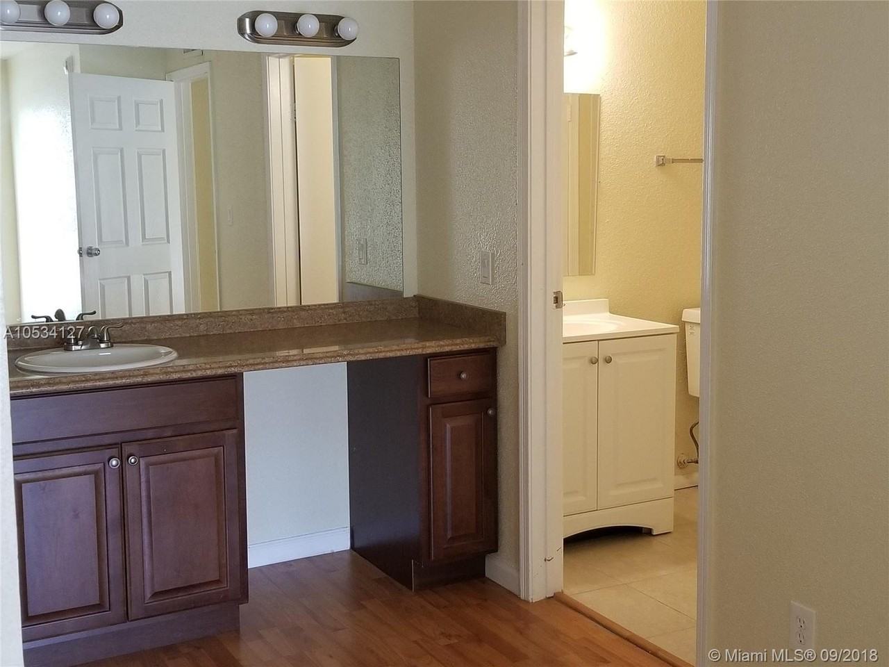 833 Riverside Dr - Photo 2 of 5