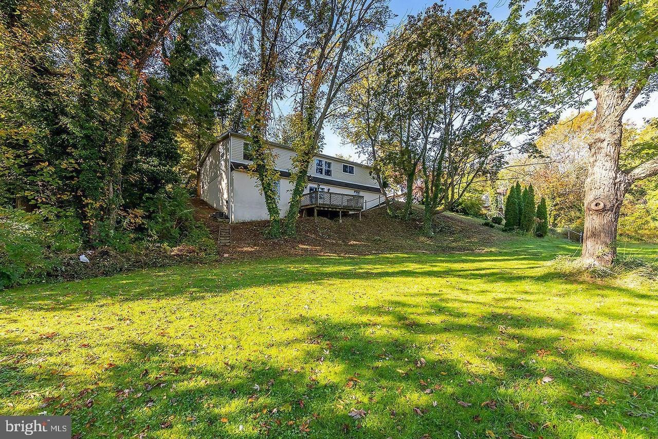 85 Hickory Ave - Photo 2 of 25