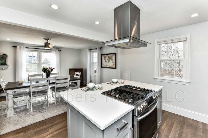 7308 Poplar Ct - Photo 7 of 36