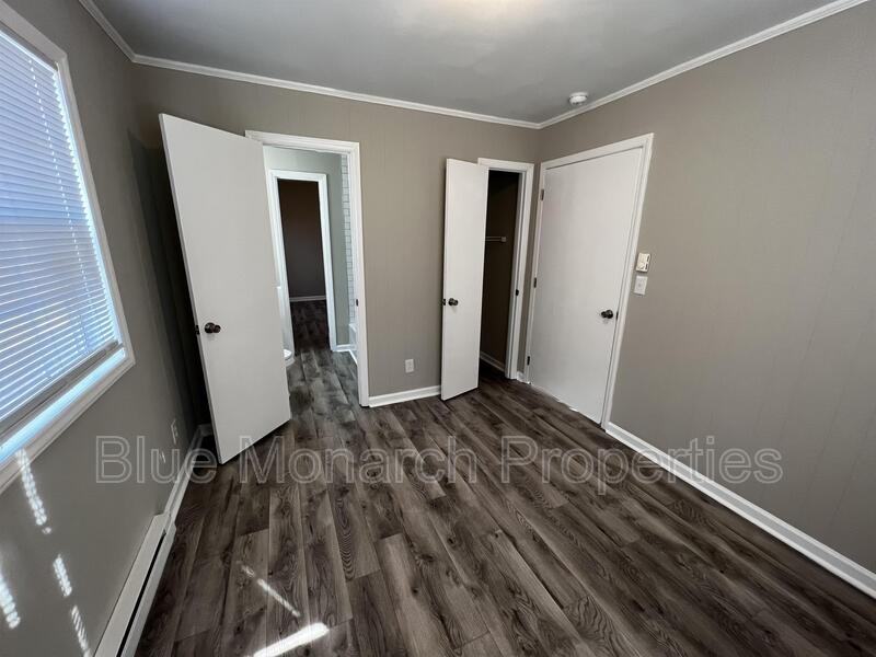 208 W Chestnut St - Photo 3 of 14