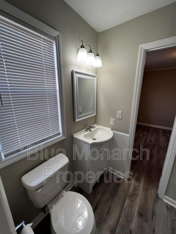 208 W Chestnut St - Photo 7 of 14