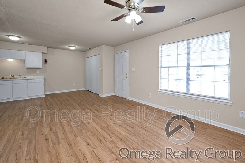 3328 Meridian St N #114 - Photo 5 of 18