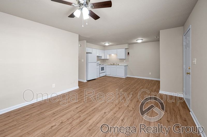 3328 Meridian St N #114 - Photo 6 of 18