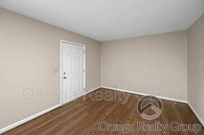 2711 18th Ave #4 - Photo 2 of 17