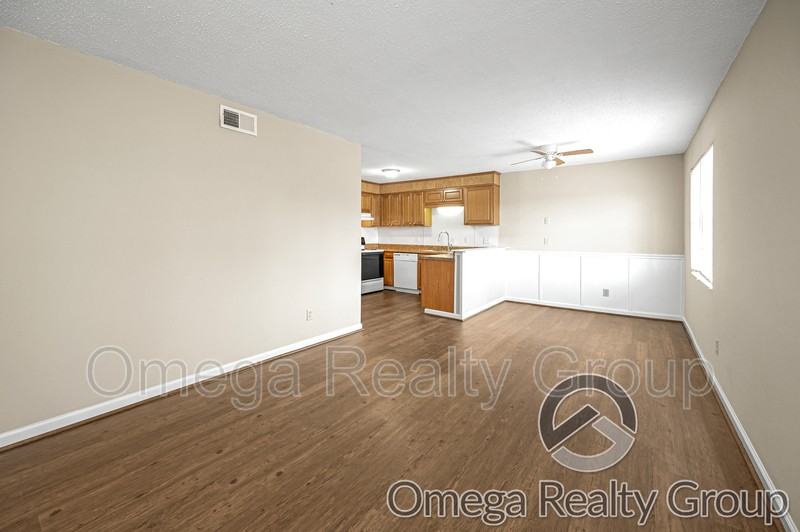 2711 18th Ave #4 - Photo 3 of 17