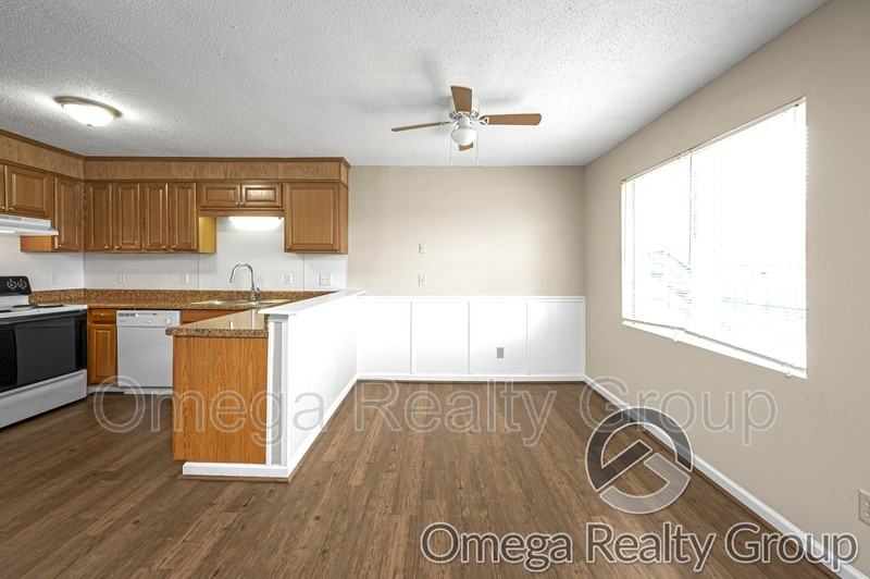 2711 18th Ave #4 - Photo 4 of 17