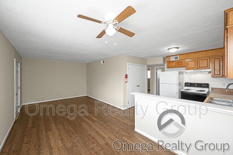 2711 18th Ave #4 - Photo 5 of 17