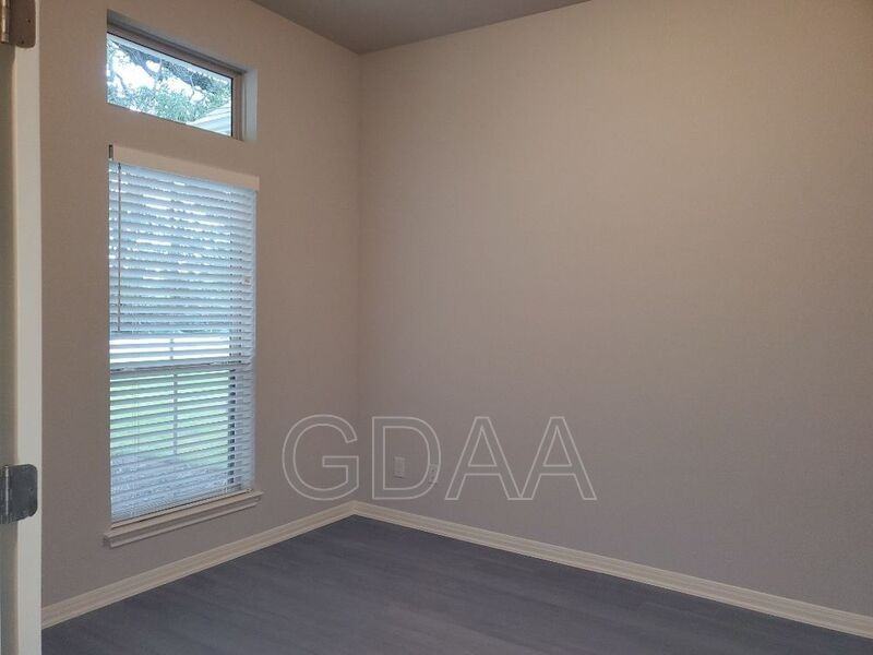 105 Hawking Ct - Photo 2 of 24