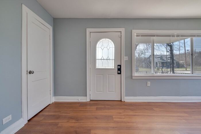 1015 Se 20th St - Photo 3 of 27