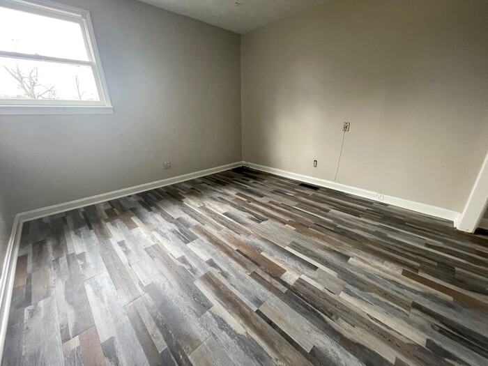 1508 Beech St #B - Photo 3 of 12