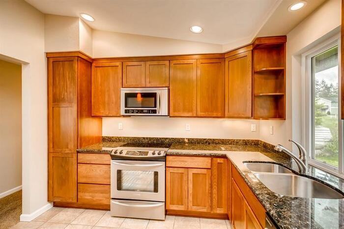 10224 63rd Avenue Ct E - Photo 3 of 18