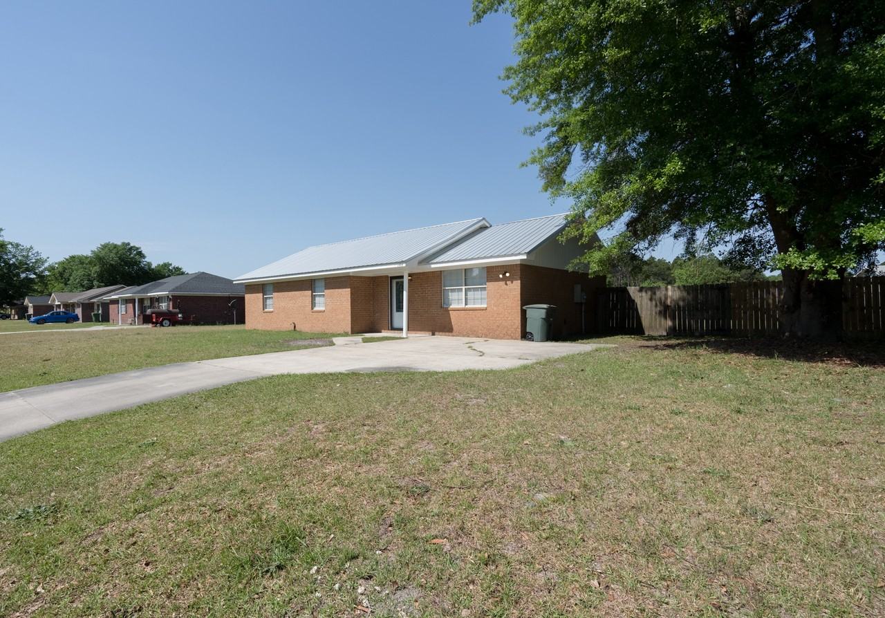 1464 Flo Zechman Dr #1 - Photo 2 of 26