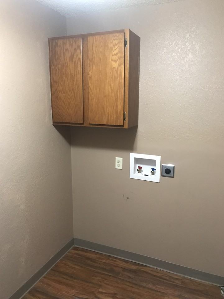 1312 Cherry Place #D - Photo 6 of 9