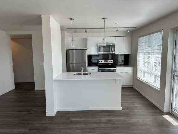 1201 121st Ave Ne - Photo 5 of 16